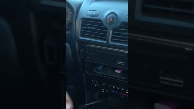 Как снять центральную панель Nissan Almera Classic