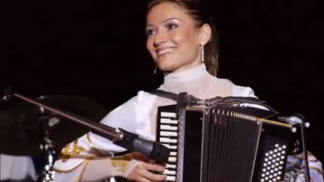 Лариса Садикоева - Хонга и быстрый танец (Xongæ æmæ Tymbyl) смотреть онлайн