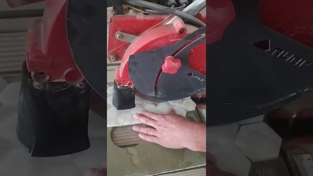 как я резал очень хрупкую мазайку!!!!! #мазайка #резстекляноймазайки #ремонт #какрезатьмазайк смотреть онлайн