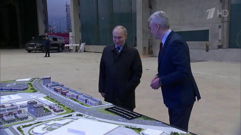 Владимир Путин приехал в парк "Руднево", где создается центр отечественной беспилотной авиации