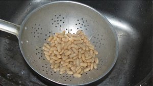 Салат из свеклы с фасолью. Легкий и очень вкусный.