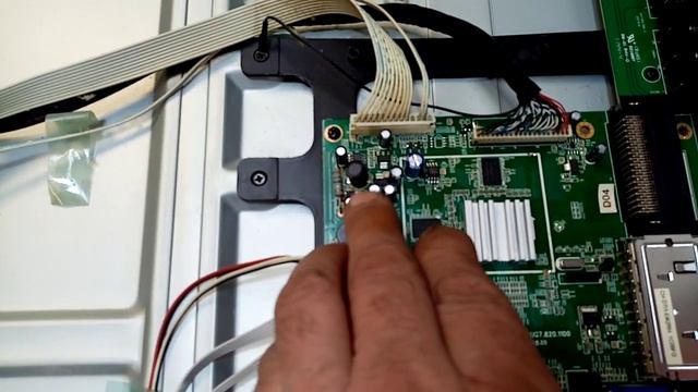 Ремонт телевизора CHANGHONG E42F868EB не включается. смотреть онлайн