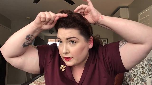 1940s Half-Up/Half-Down Hairstyle смотреть онлайн