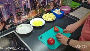 Купаты с овощами в сливочно-чесночном соусе