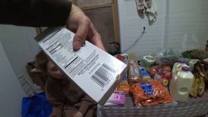 ОБЗОР ЕДЫ С FOOD BANK В АМЕРИКЕ / БЕСПЛАТНАЯ ЕДА В АМЕРИКЕ / Chicago Я В Америке