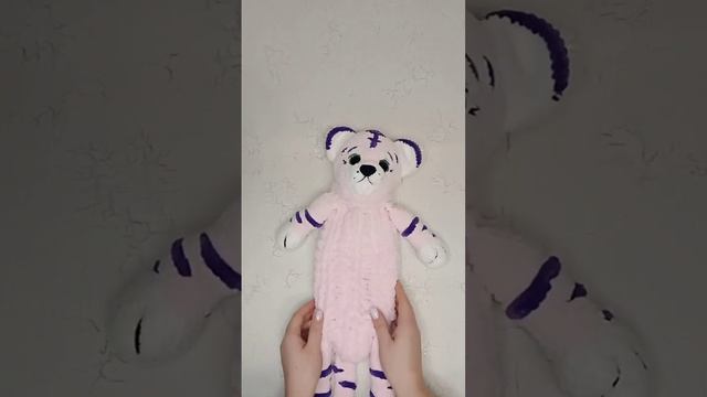 Пижамница тигрёнок Юго из плюшевой пряжи.