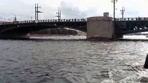 Любимый город Мосты повисли над Невой
