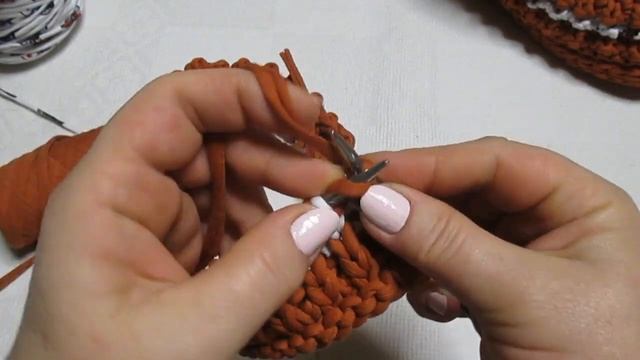 чуни вязаные спицами трикотажной пряжей на двойной стельке узор кожа крокодила смотреть онлайн