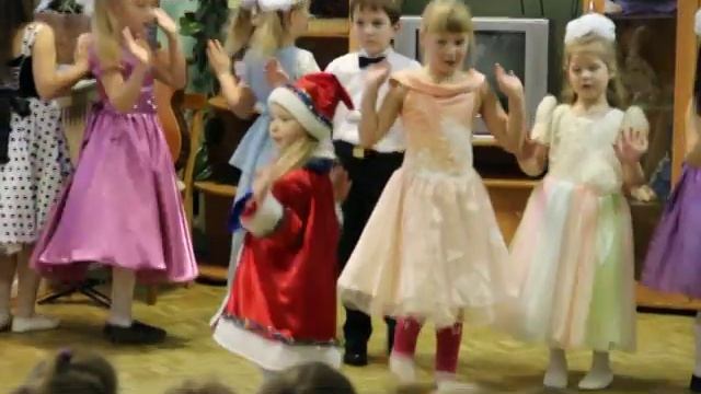 Танец "Деда Мороза и Снегурочки" из м/ф "Ну, погоди"