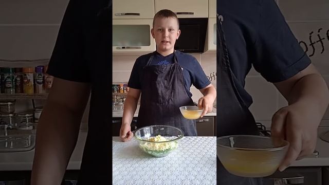 Заливной пирог с зелёным луком и яйцом)) смотреть онлайн