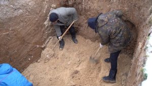 Монтаж бесшовного пластикового погреба ТИНГАРД 1900-Б с боковым входом // WWW.ГИДБУРСЕРВИС.РФ