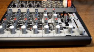 микшерный пульт BEHRINGER 1202FX