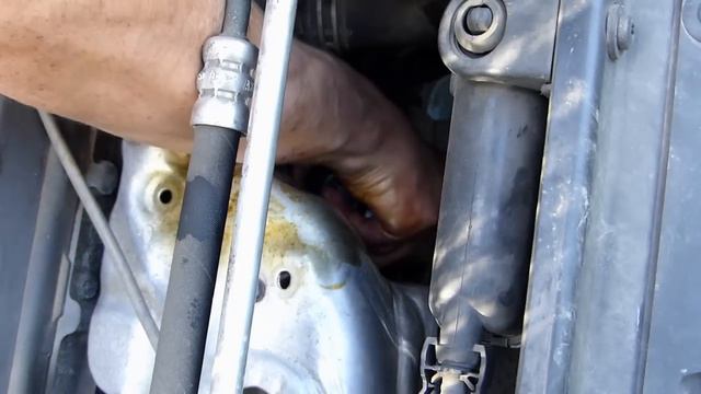 Peugeot 206 1.4 i : Comment faire une vidange et remplacer le filtre à huile смотреть онлайн