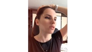 Поднимаем кончики бровей