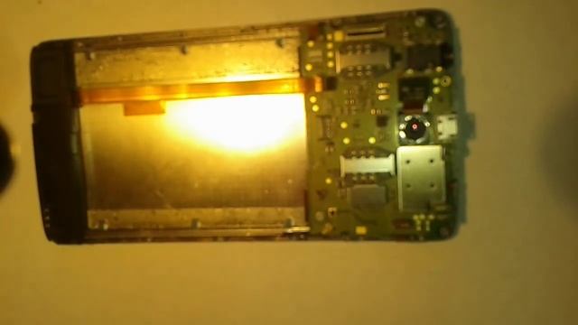 Как разобрать Philips Xenium W8510 (замена дисплейного модуля W8510) смотреть онлайн