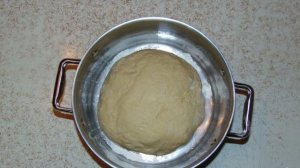 Пирог из пирожкового теста с яблоками