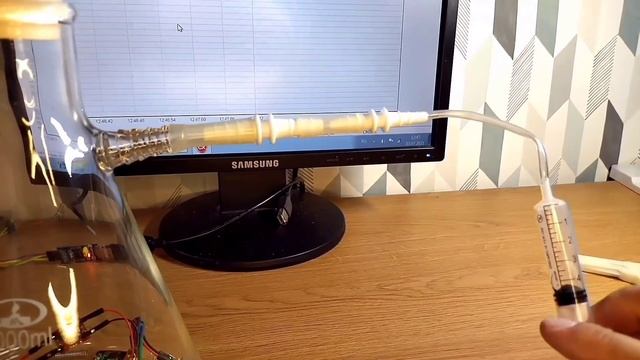 Закрытая экосистема. Изменение давления при фотосинтезе. Изменение концентрации углекислого газа. смотреть онлайн