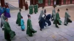 Смешной момент Лунный свет очерченный облаком || Лунный свет влекомый облаками