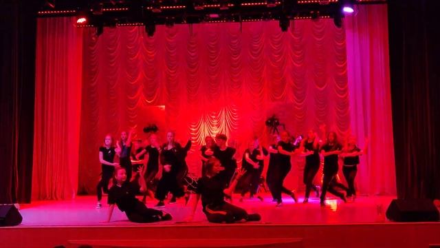 "Все свои" смотреть онлайн