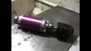 Резьба на якоре для сверлильного патрона.