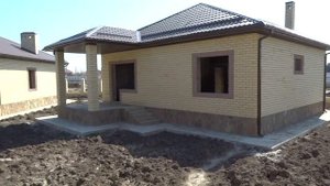 Дом 168 метров одноэтажный с гаражом и террасой 15 метров.