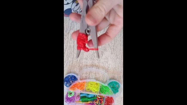 Как сплести сердце из резинок? Без стонка и без рогатки!!!