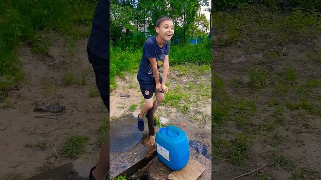 инсталляция писающий мальчик!