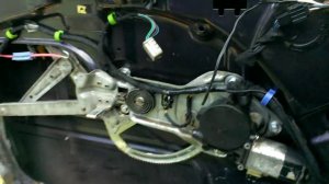 БМВ Е34 Замена переднего стеклоподъемника ремонт BMW E34