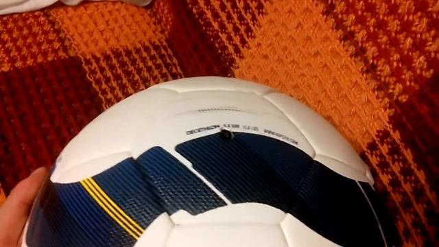 Футбольный мяч KIPSTA F700 смотреть онлайн