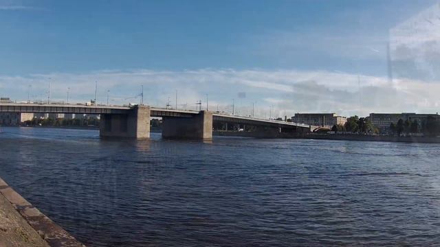 Велопрогулка по Октябрьской набережной, Санкт-Петербург в 4K