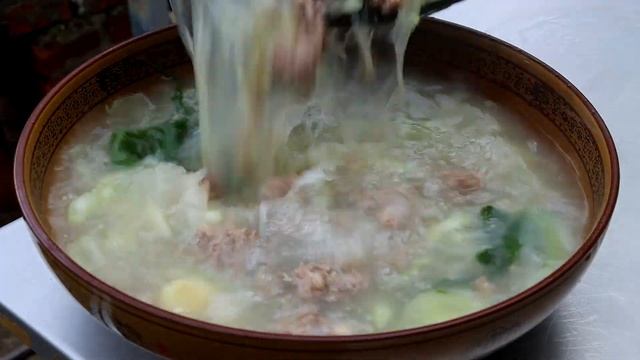 院子里黄瓜越来越老了,原本不要了,拿来做个丸子汤,竟这么好吃