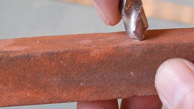 Заточка сверла по металлу 1 мм по-быстрому (для чайников) смотреть онлайн