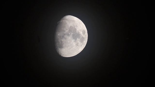 Starlink satellites train through a telescope - SpaceX Elon Musk смотреть онлайн