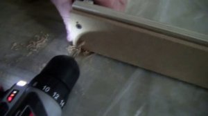 сборка и установка межкомнатной  двери с магнитным замком минимум инструмента в хрущёвке