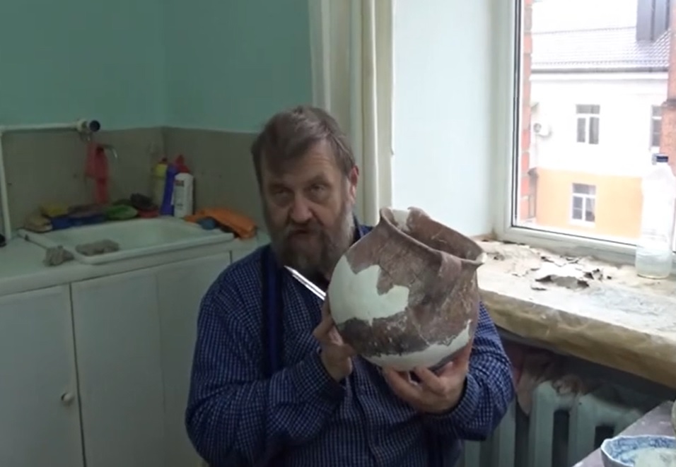 Круглодонный горшок с раскопа по улице Калинина, 37А