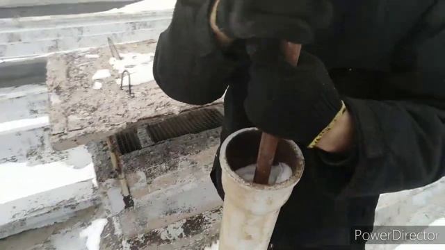 #жкхмкдотдушина Прочистка отдушин. Лезем на крышу 9 этажки.