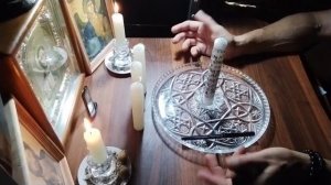Как снять порчу и сглаз с себя. Чистка негатива белой свечой с обращением.