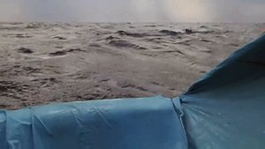 Юрий Бурлак переплывает Черное море