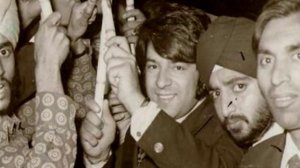 Аҳмад Зоҳир - Ahmad Zahir - احمد ظاهر - Ай ба дидаам торик моҳи осмон бе ту - Ay ba dida am tarik