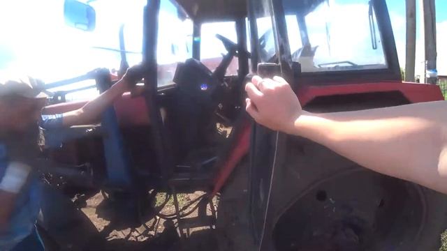 Разборка комбайна Нива Эффект. Запуск МТЗ с толкача. смотреть онлайн