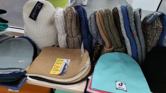 СНУДЫ И ШАПКИ ОСЕНЬ И ЗИМА! ТРЕНДОВЫЕ ВЕЩИ ОТ ДОМА ЧЕМОДАНОВ! МЫ ДАДИМ ВАМ ЗАМЕРЗНУТЬ И СОГРЕЕМ! смотреть онлайн