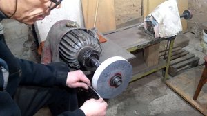 Выборка или спуск на клинке Нюансы работы # ЗОНОВСКИЕ НОЖИ #НОЖ ПОД ЗАКАЗ #АНАТОЛИЙ ЛЮТЫЙ # В ШУРШЕ
