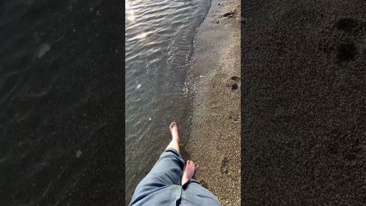 Видео уже на канале! Прогулка по морскому берегу. #сочи #пляж #берег #море #закат смотреть онлайн