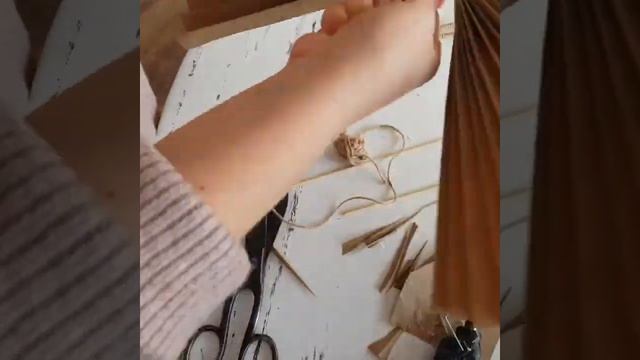 Мастер класс "Листья из крафтовой бумаги" смотреть онлайн