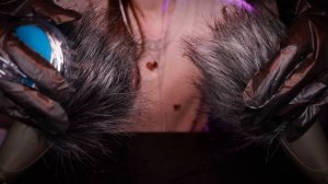 АСМР Пушистый микрофон для чистки ушей и почесывания головы