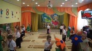 Веселая полечка средняя группа