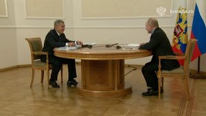 Второй день поездки в Татарстан у Владимира Путина начался со встречи с Рустамом Миннихановым