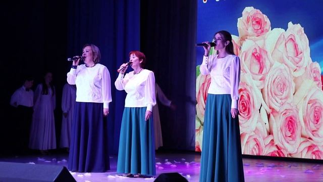 Специалистов этой профессии готовят 120 высших учебных заведений России. смотреть онлайн