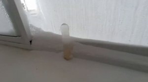 ?Спасите!!!/Пластиковые окна обледенели/Окна покрылись толстым слоем льда/Что делать???/