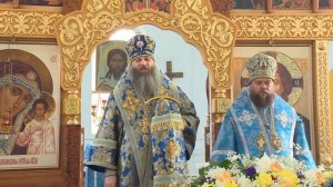 Владыка Никодим возглавил Литургию в храме в честь иконы Божией Матери «Спорительница хлебов»